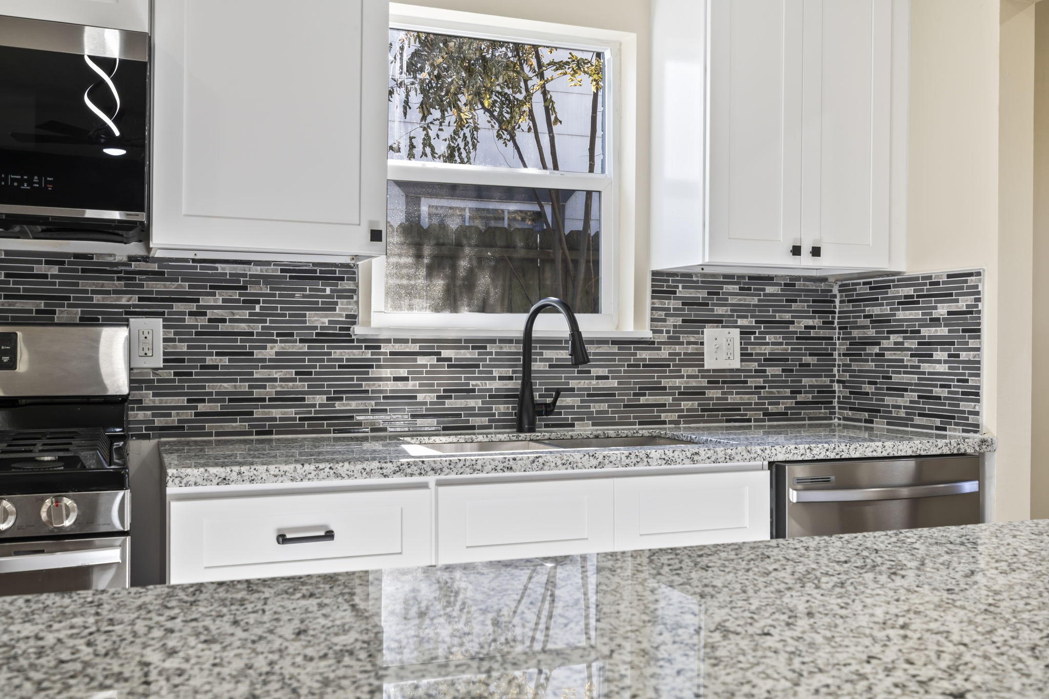 10807 Segrest Drive Houston, TX 77047 - Photo 9 of 29