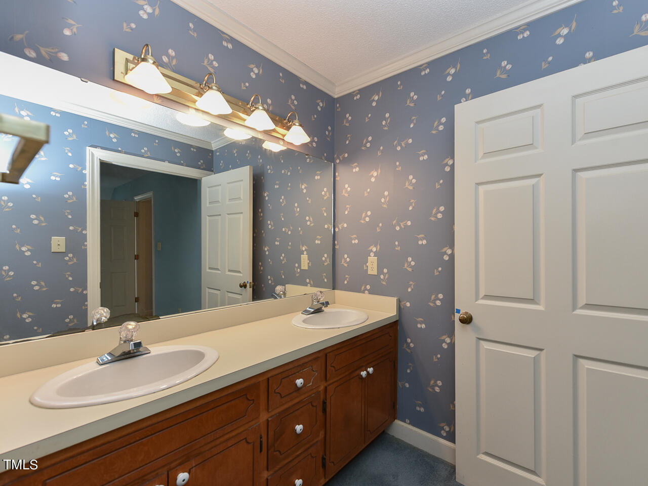 7816 Highlandview Circle Raleigh, NC 27613 - Photo 27 of 35 Interior - Master Bath 2- ok