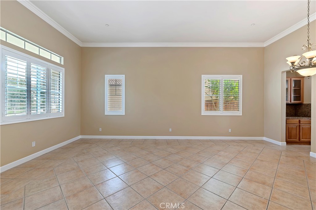 11356 Pondhurst Way Riverside, CA 92505 - Photo 11 of 53