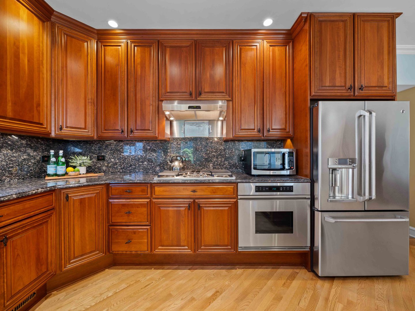 9530 Harding Avenue Evanston, IL 60203 - Photo 13 of 54