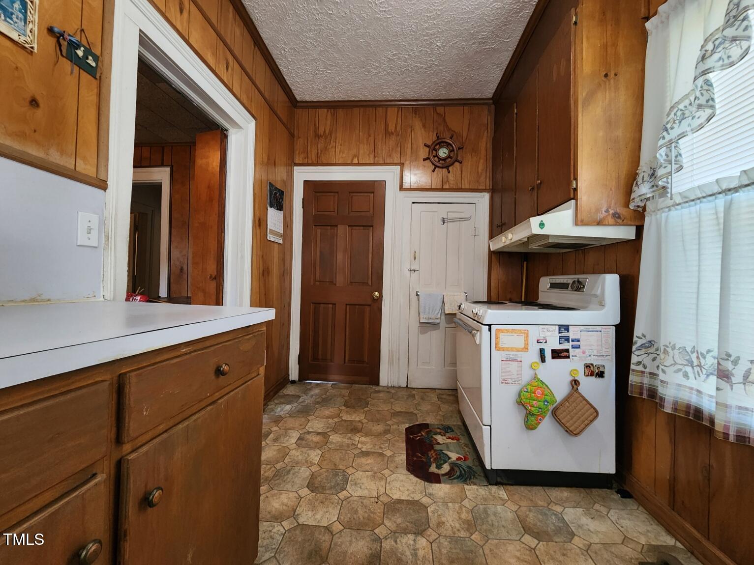320 Depot Street Roxboro, NC 27573 - Photo 14 of 16 20241218_113817