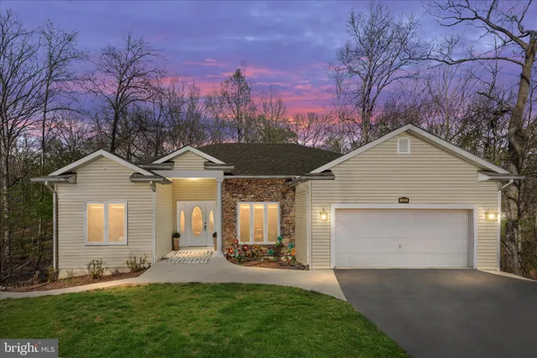 $524,900 | 203 Northwood Circle, Cross Junction, VA 22625