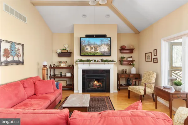 $524,900 | 203 Northwood Circle, Cross Junction, VA 22625