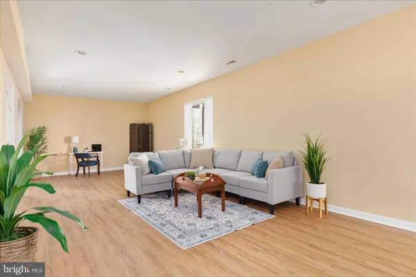 $524,900 | 203 Northwood Circle, Cross Junction, VA 22625