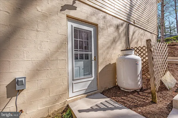 $524,900 | 203 Northwood Circle, Cross Junction, VA 22625