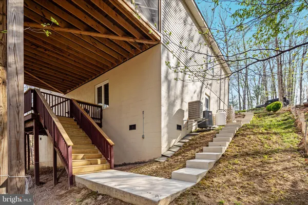 $524,900 | 203 Northwood Circle, Cross Junction, VA 22625