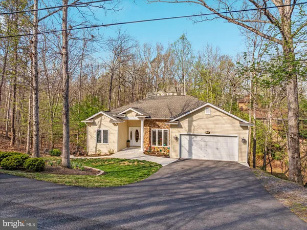 $524,900 | 203 Northwood Circle, Cross Junction, VA 22625