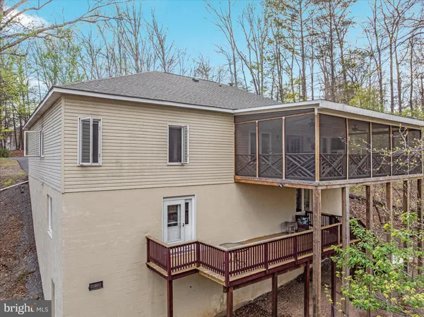 $524,900 | 203 Northwood Circle, Cross Junction, VA 22625