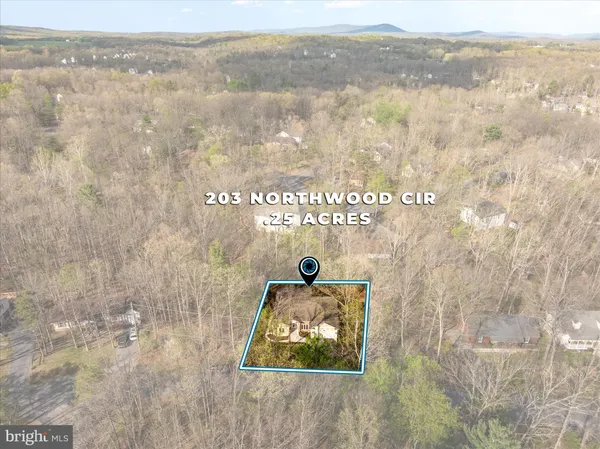 $524,900 | 203 Northwood Circle, Cross Junction, VA 22625