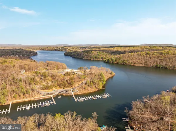 $524,900 | 203 Northwood Circle, Cross Junction, VA 22625