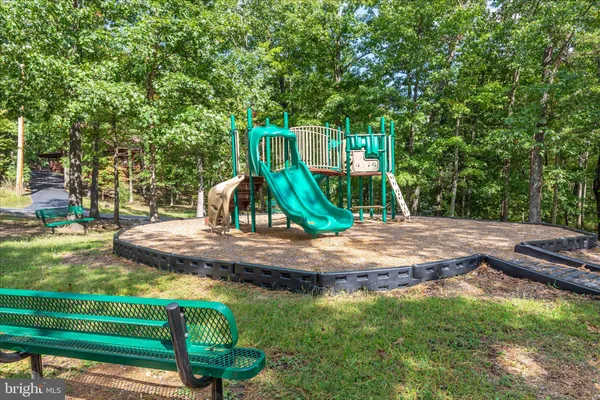 $524,900 | 203 Northwood Circle, Cross Junction, VA 22625