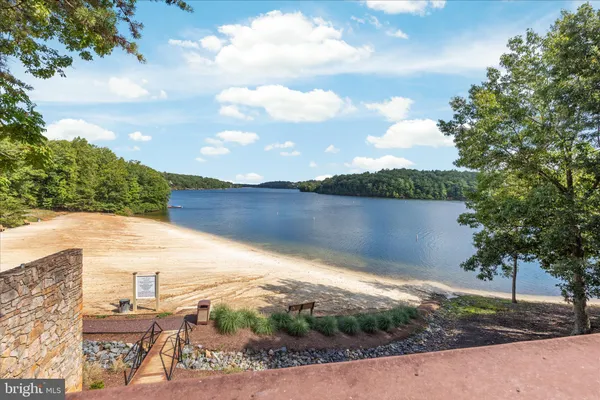 $524,900 | 203 Northwood Circle, Cross Junction, VA 22625