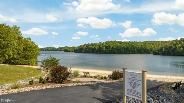 $524,900 | 203 Northwood Circle, Cross Junction, VA 22625