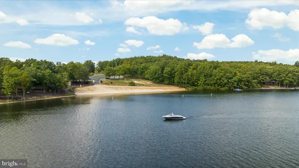 $524,900 | 203 Northwood Circle, Cross Junction, VA 22625