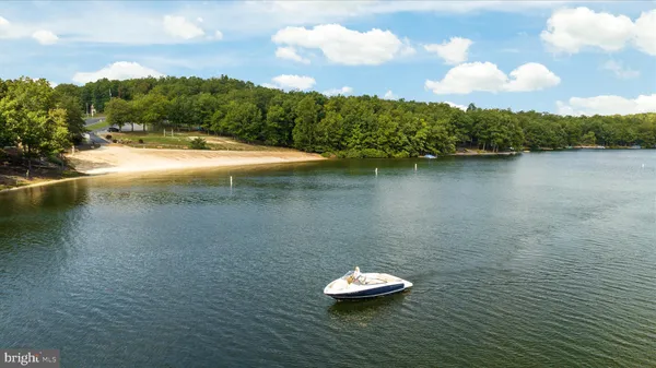 $524,900 | 203 Northwood Circle, Cross Junction, VA 22625