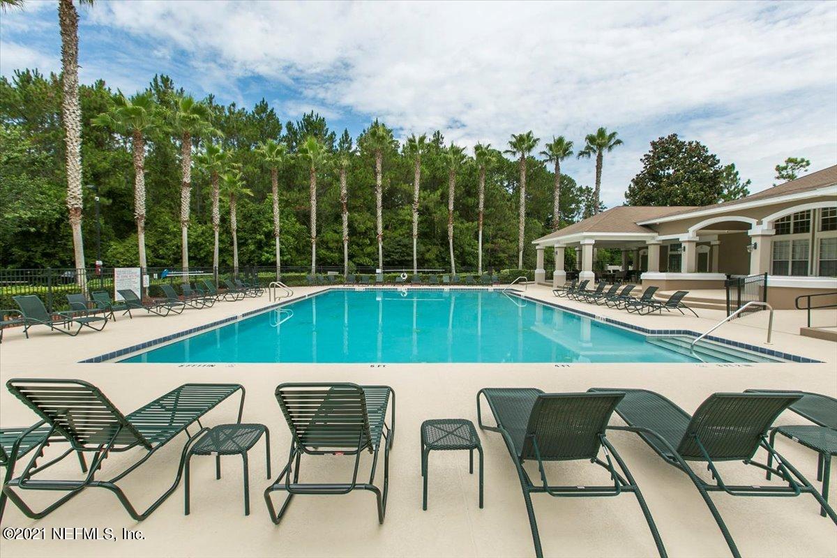 10550 Baymeadows Road, Unit 827 Jacksonville, FL 32256 - Photo 15 of 20 15-Community Pool
