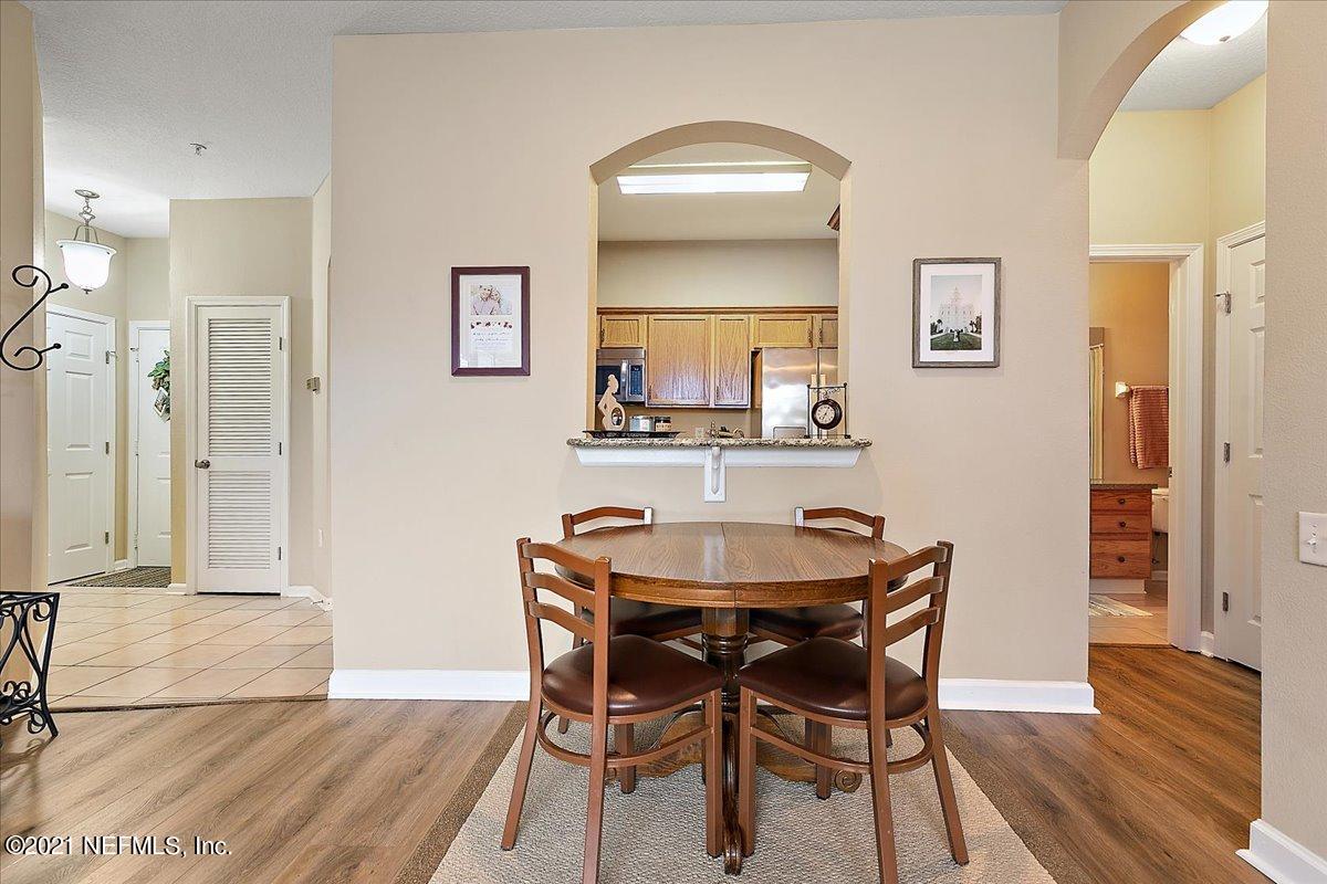 10550 Baymeadows Road, Unit 827 Jacksonville, FL 32256 - Photo 3 of 20 07-Dining Area