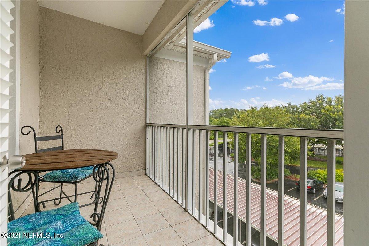 10550 Baymeadows Road, Unit 827 Jacksonville, FL 32256 - Photo 6 of 20 Screened Balcony