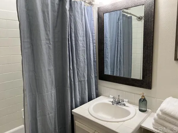 $3,100 | 442 2nd Street, Unit G, Encinitas, CA 92024