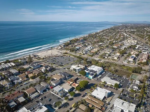 $3,100 | 442 2nd Street, Unit G, Encinitas, CA 92024