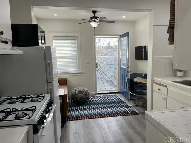 $3,500 | 442 2nd Street, Unit G, Encinitas, CA 92024