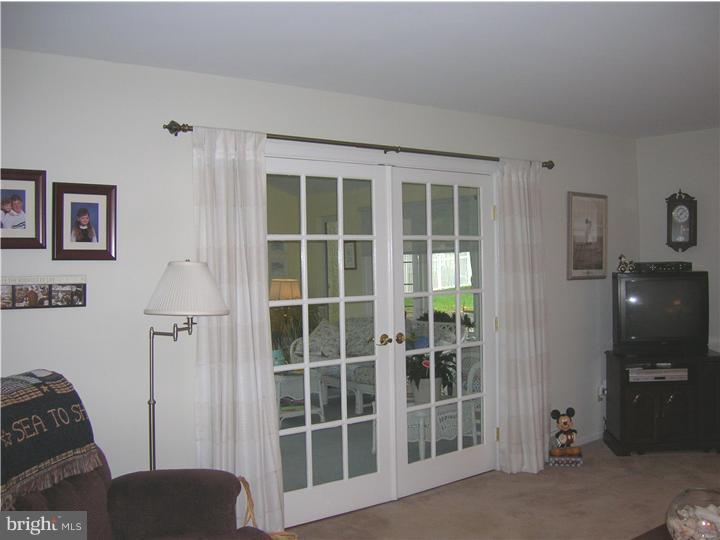 43 Old State Road Springfield, PA 19064 - Photo 11 of 21 Family Room