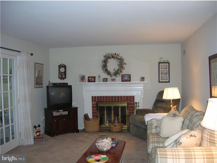 43 Old State Road Springfield, PA 19064 - Photo 13 of 21 Family Room