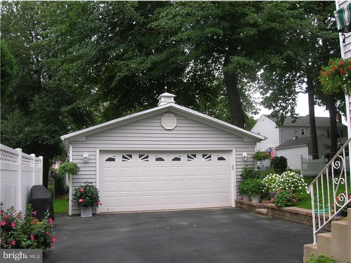 43 Old State Road Springfield, PA 19064 - Photo 4 of 21 Garage
