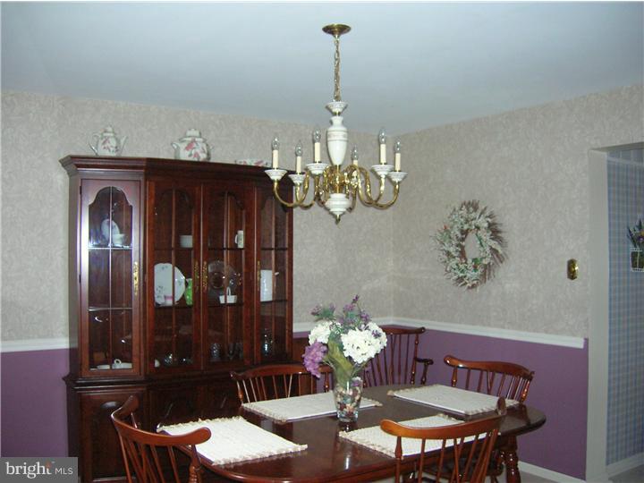 43 Old State Road Springfield, PA 19064 - Photo 7 of 21 Dining Room