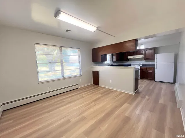 $1,800 | 5004 North University Street, Peoria, IL 61614