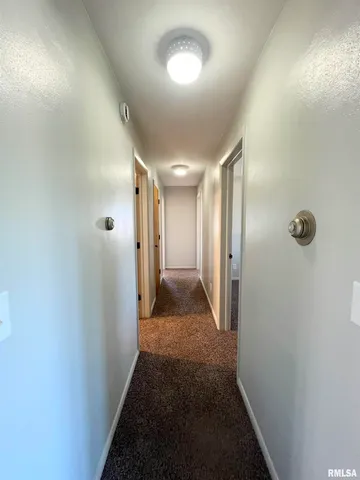 $1,800 | 5004 North University Street, Peoria, IL 61614