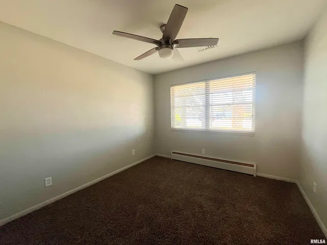 $1,800 | 5004 North University Street, Peoria, IL 61614