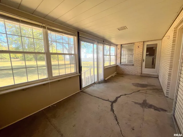 $1,800 | 5004 North University Street, Peoria, IL 61614