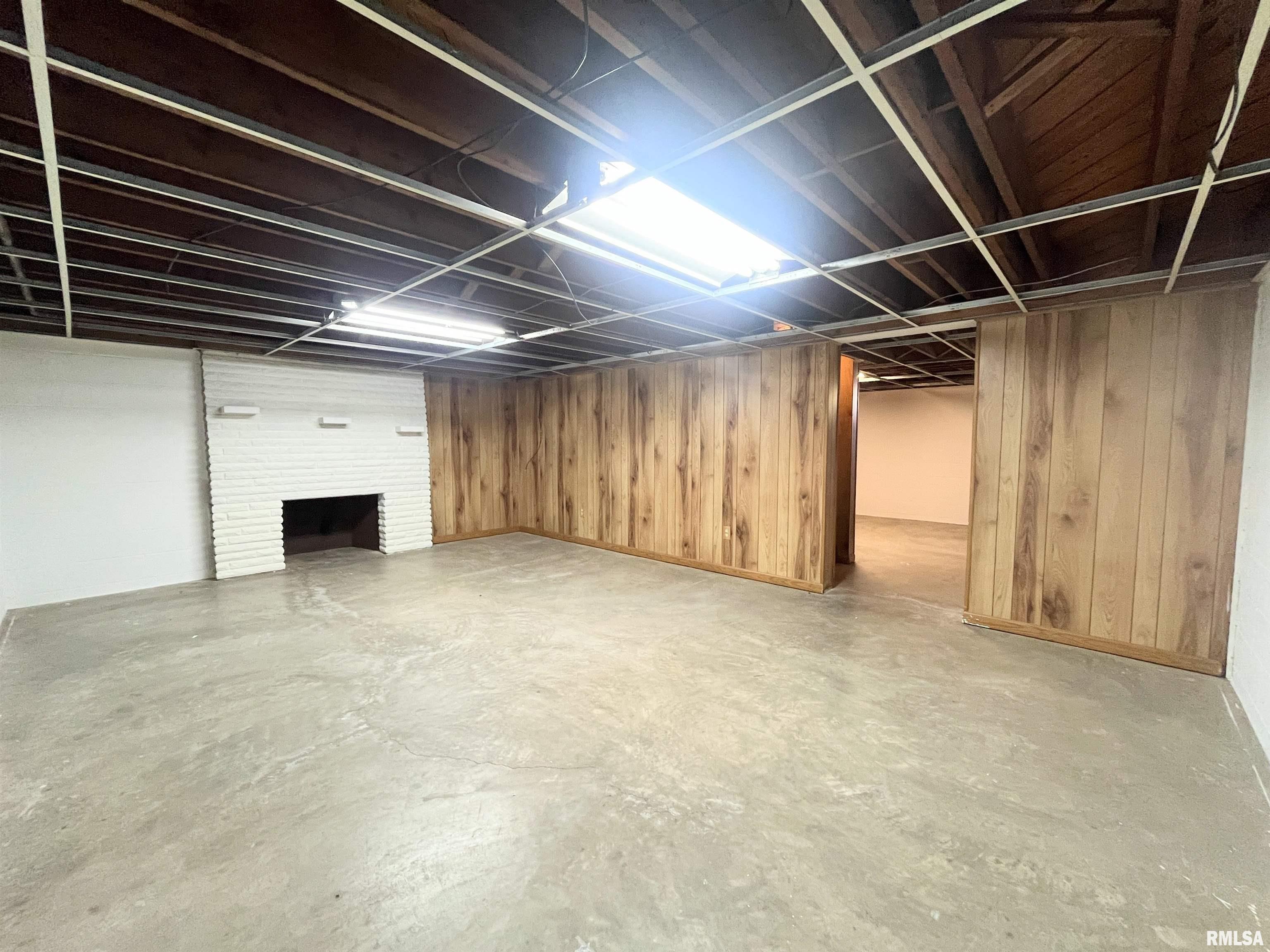 5004 North University Street Peoria, IL 61614 - Photo 23 of 28