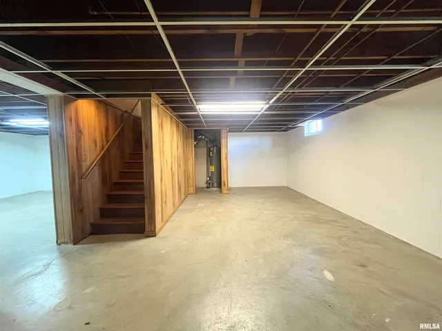 $1,800 | 5004 North University Street, Peoria, IL 61614