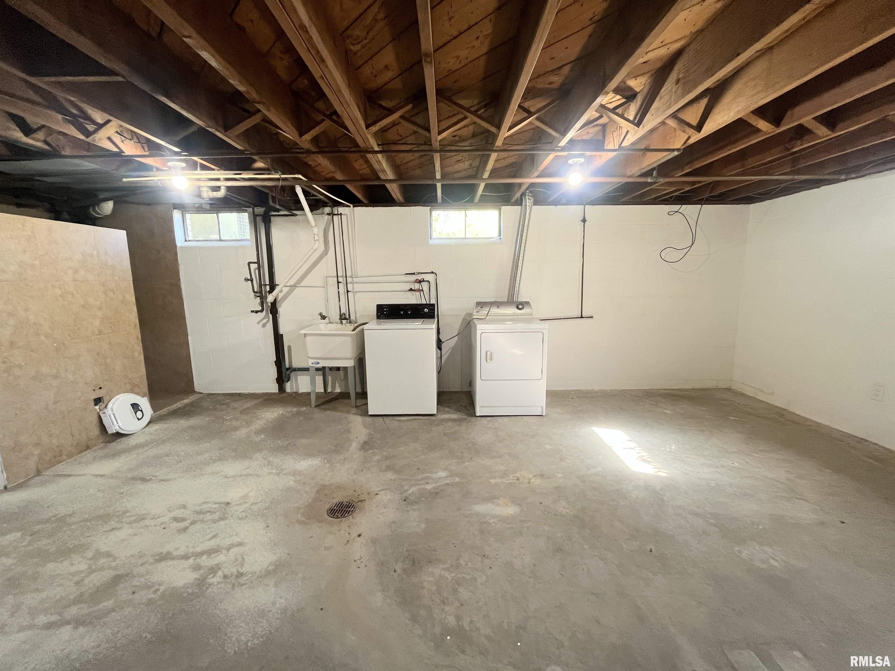 5004 North University Street Peoria, IL 61614 - Photo 25 of 28