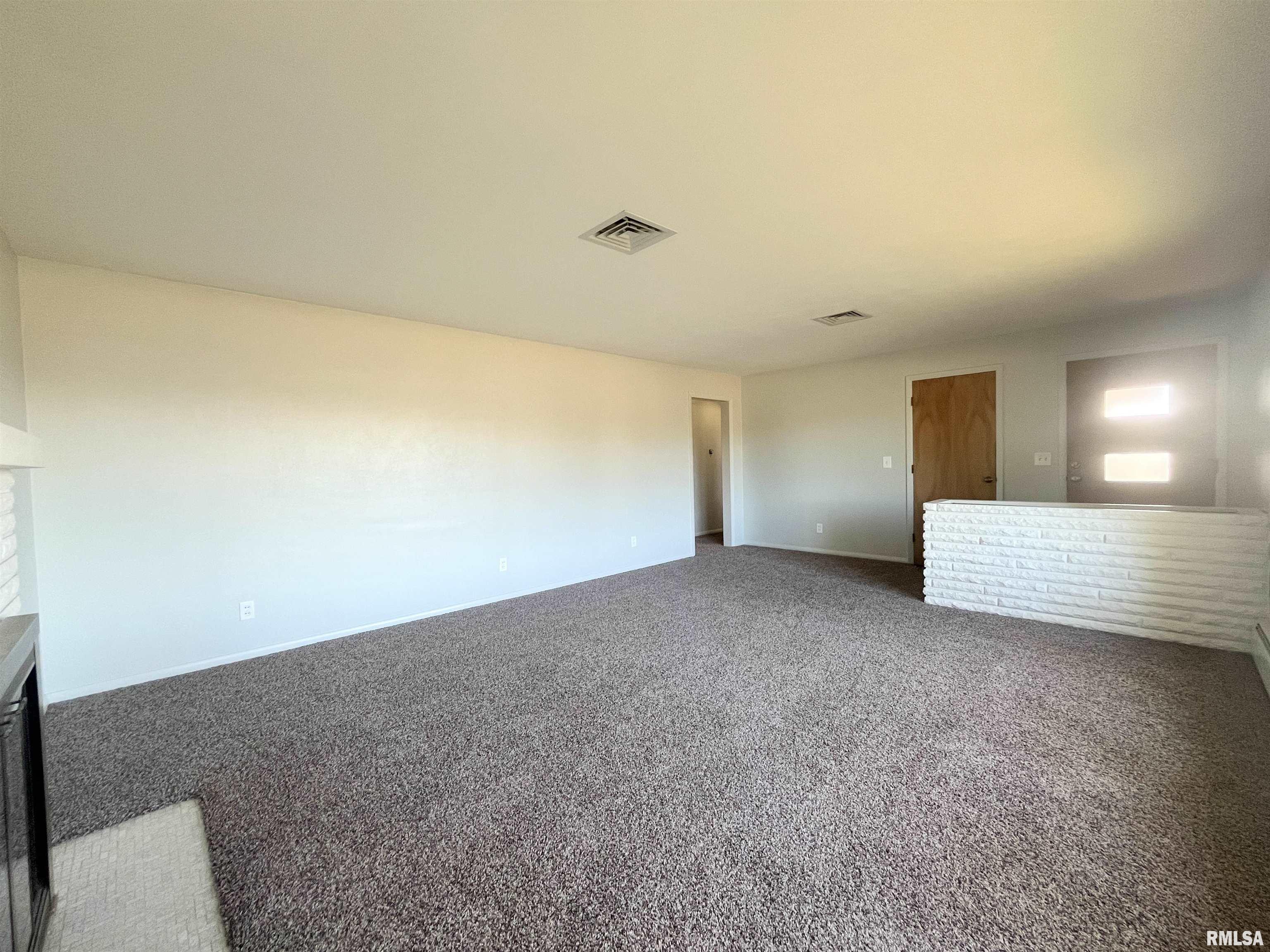 5004 North University Street Peoria, IL 61614 - Photo 6 of 28