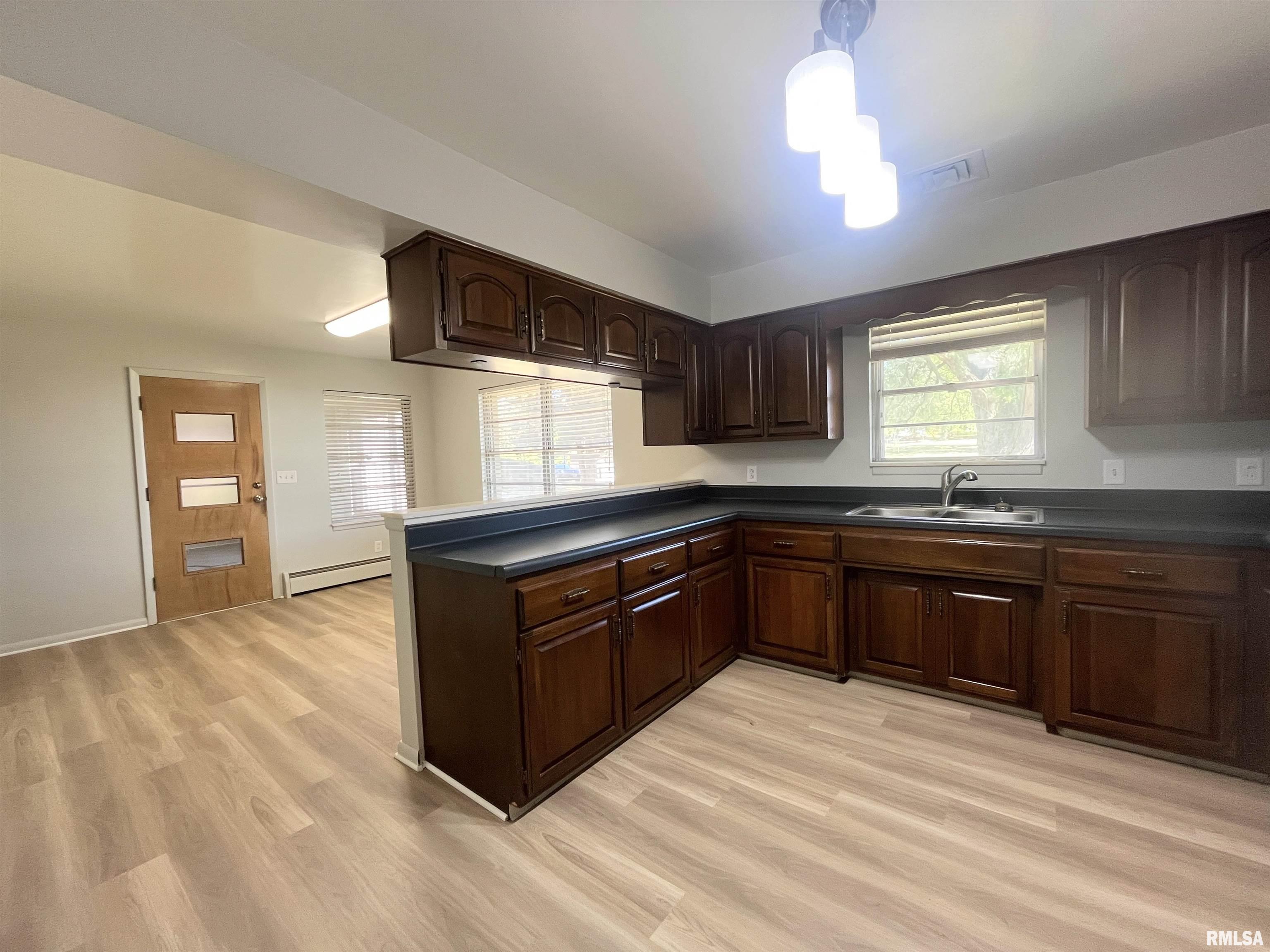 5004 North University Street Peoria, IL 61614 - Photo 10 of 28