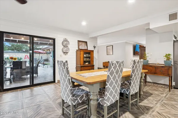 $1,295,000 | 105 East Claremont Street, Phoenix, AZ 85012