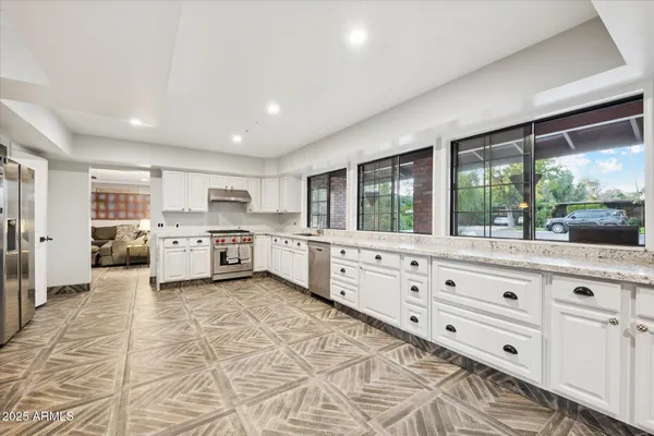 $1,295,000 | 105 East Claremont Street, Phoenix, AZ 85012