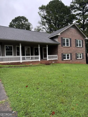 $2,100 | 532 Villa Drive Southwest, Lilburn, GA 30047
