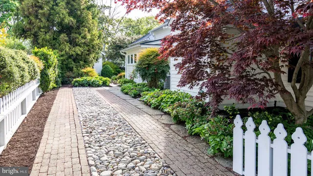 $1,320,000 | 213 South Morris Street, Oxford, MD 21654