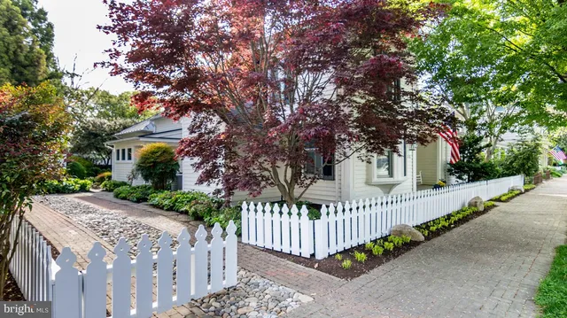 $1,320,000 | 213 South Morris Street, Oxford, MD 21654