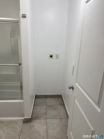 $1,600 | 29 Moulthrop Street, Unit 1, Ansonia, CT 06401