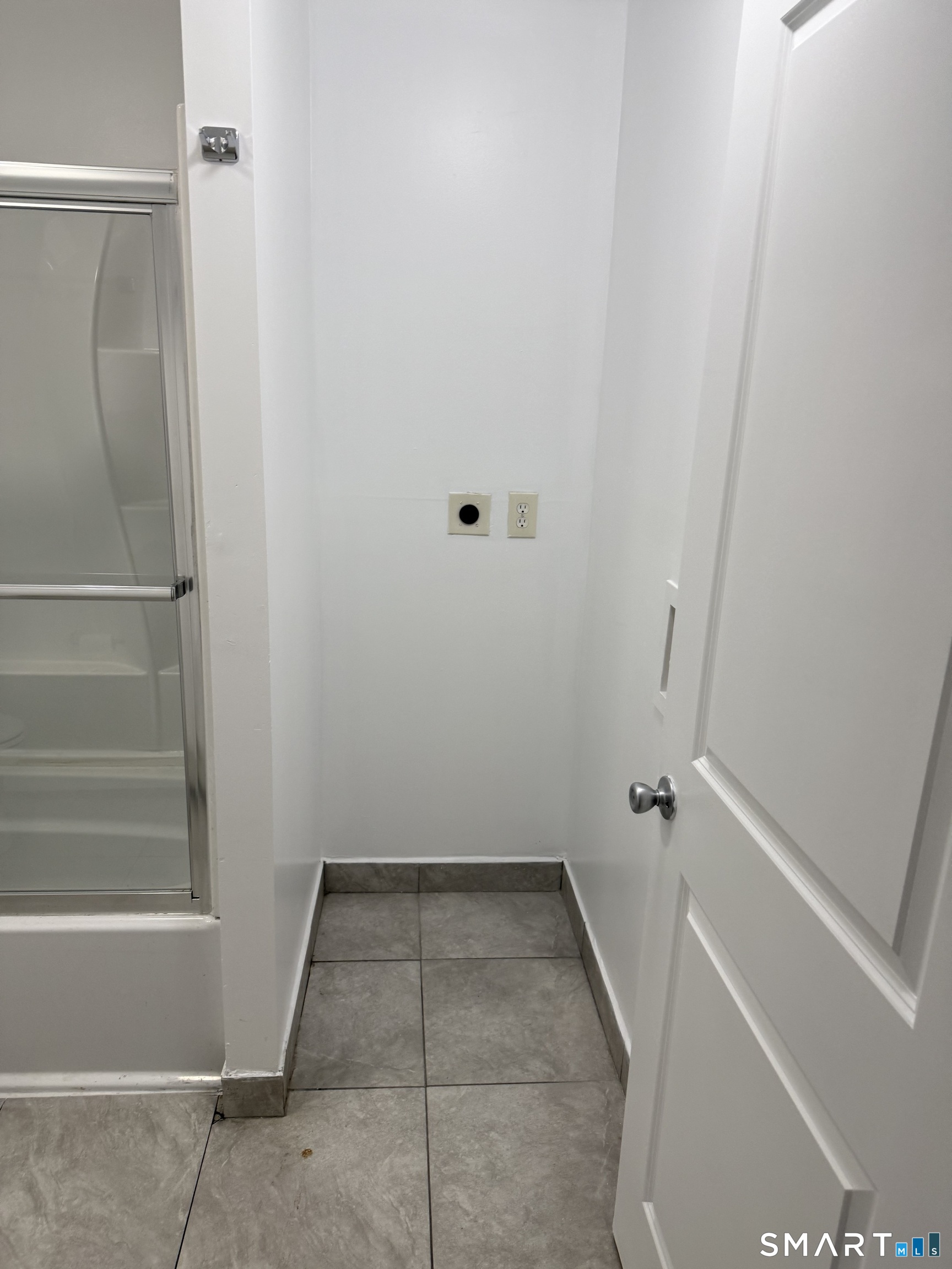 29 Moulthrop Street, Unit 1 Ansonia, CT 06401 - Photo 11 of 11 a view of room with window