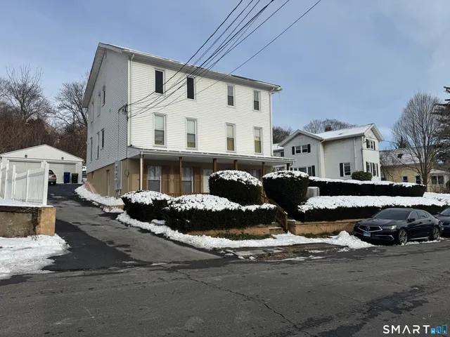 $1,600 | 29 Moulthrop Street, Unit 1, Ansonia, CT 06401