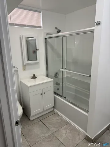 $1,600 | 29 Moulthrop Street, Unit 1, Ansonia, CT 06401