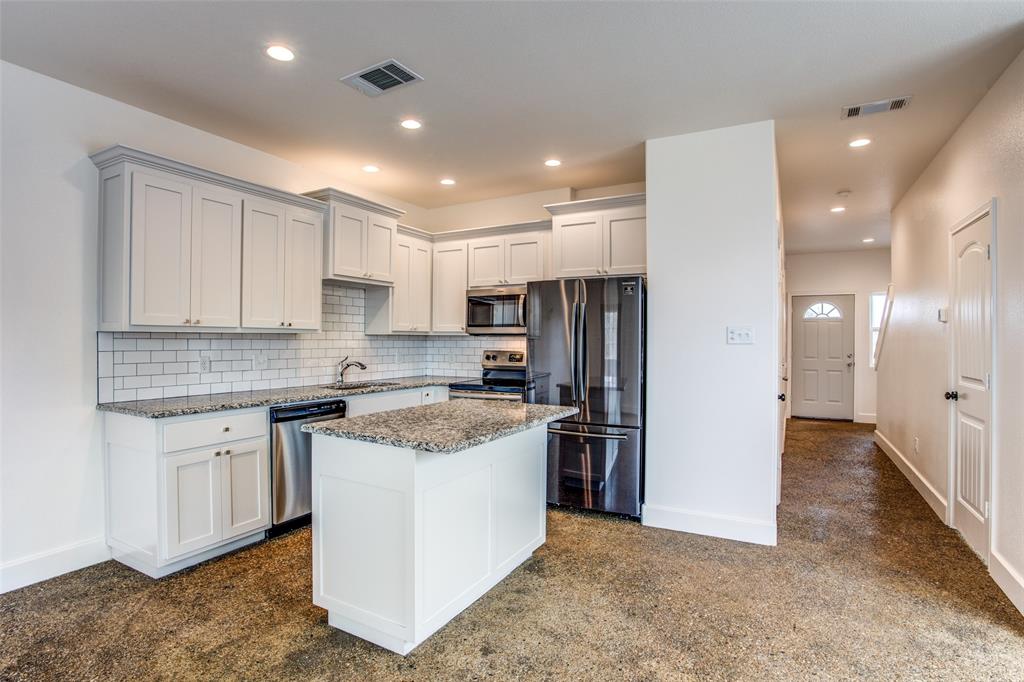 117 Dealva Court Weatherford, TX 76088 - Photo 6 of 22