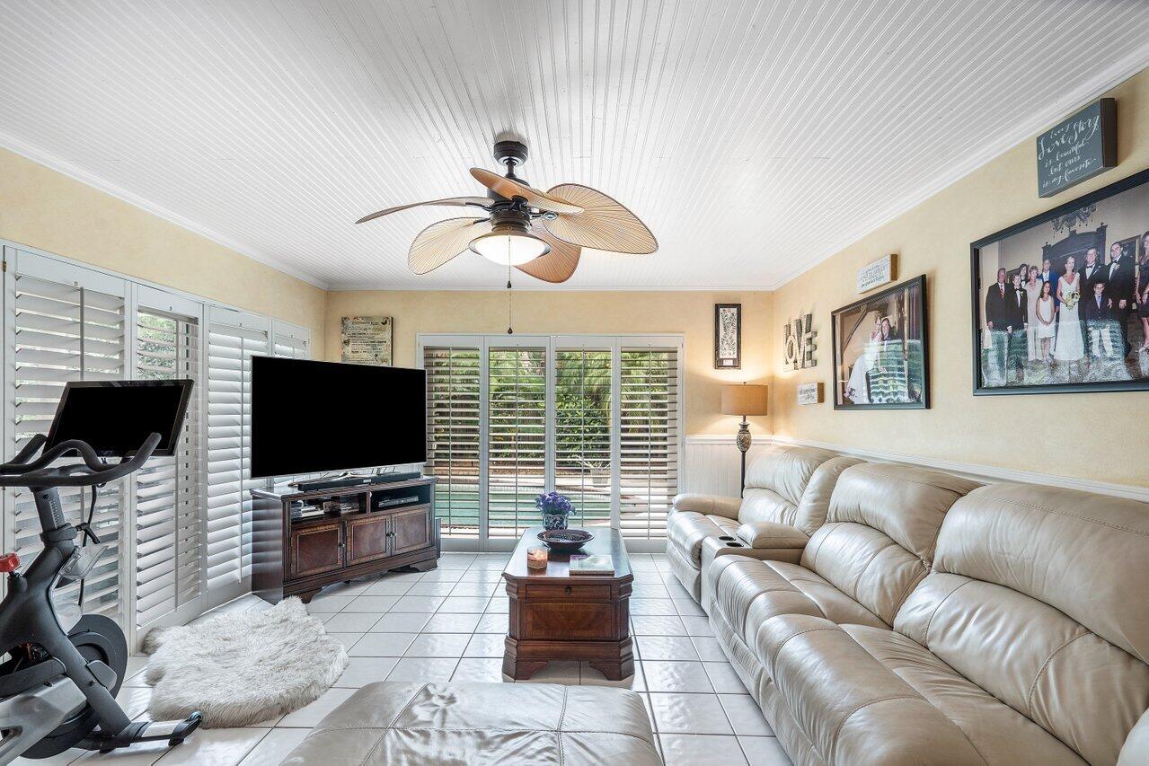 6564 Timber Lane Boca Raton, FL 33433 - Photo 9 of 25 Family Room