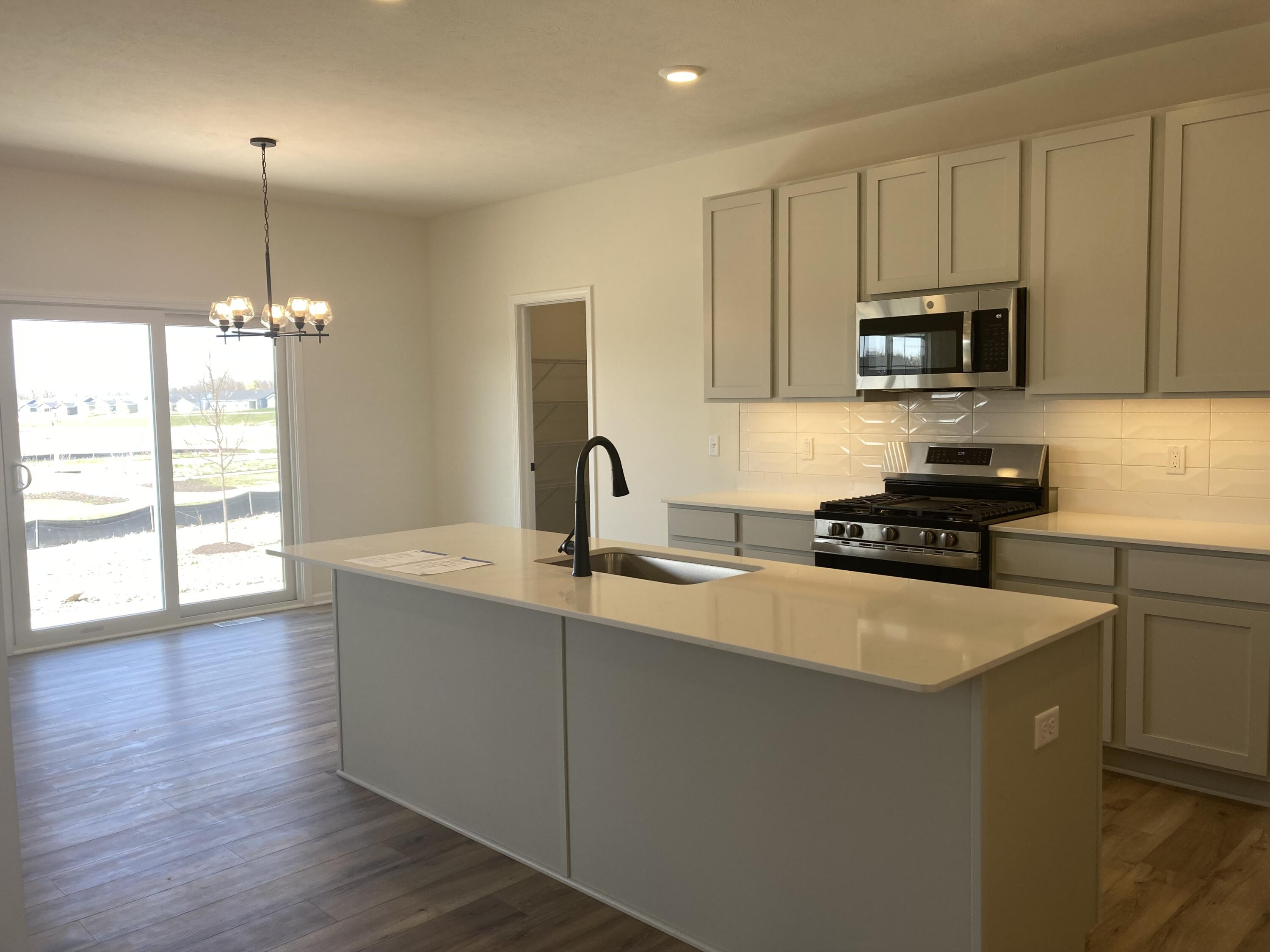 3982 Riverwood Road Valparaiso, IN 46385 - Photo 3 of 16 3000x2250